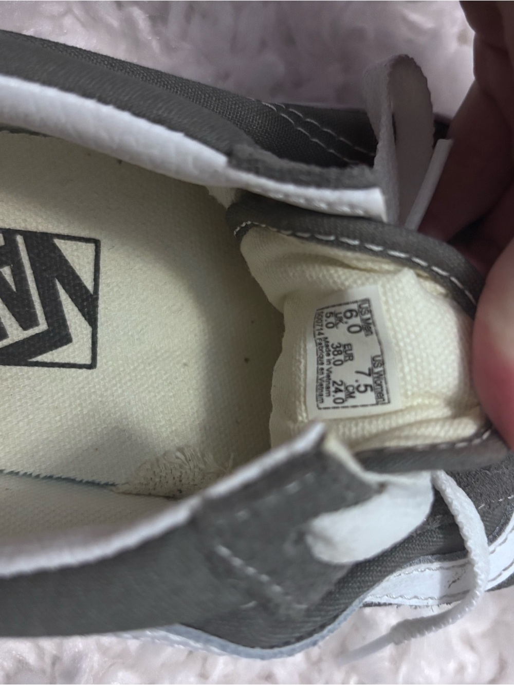 Vans Women’s Low-Top Sneakers in Gray and White - Picture 3 of 4